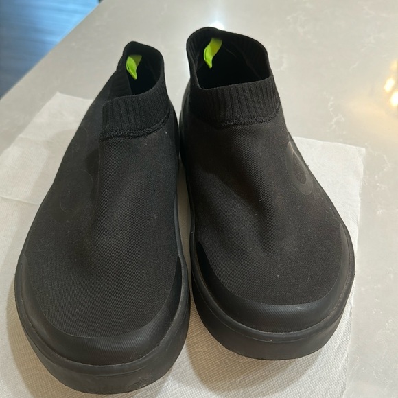 Mens OOFOS. - Picture 1 of 6